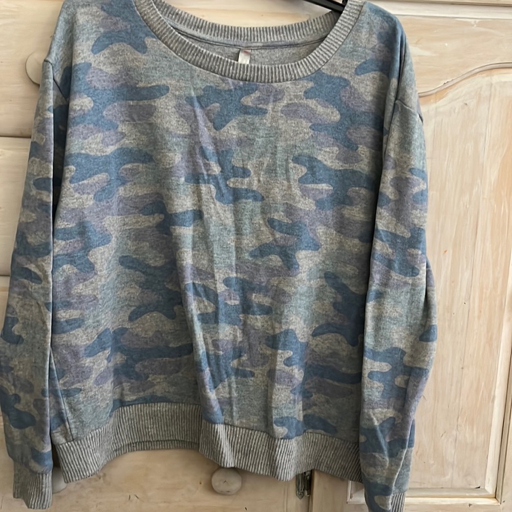 Sweatshirt